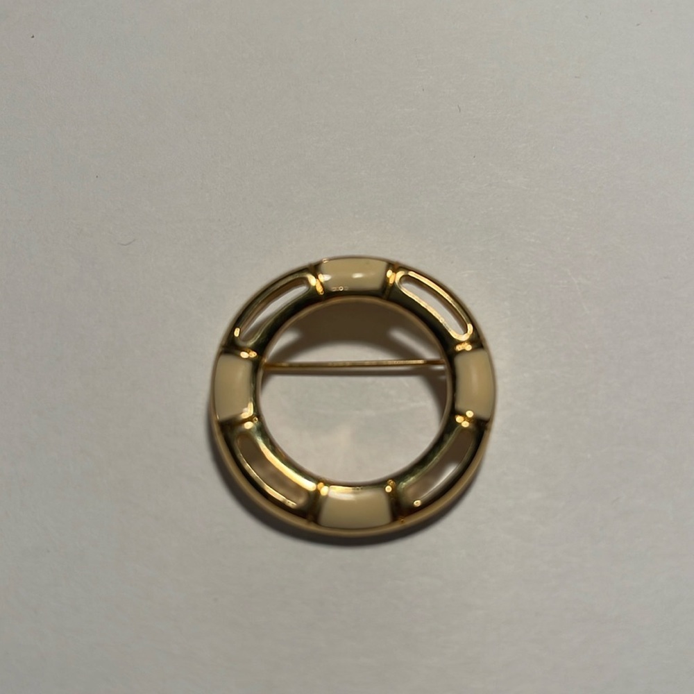 Vintage Gold Tone Circle Pin signed Monet